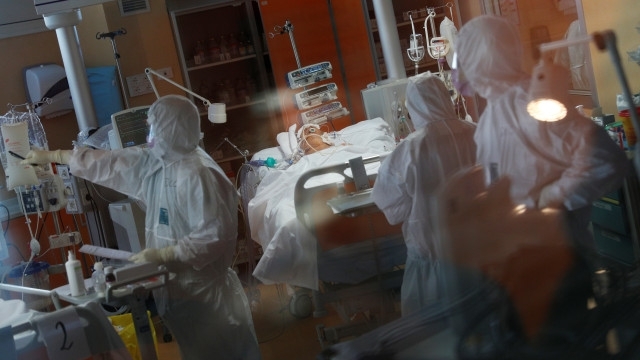 Коронавирусът уби трима човека от Врачанско съобщиха от Регионалната здравна