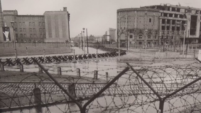 Навършват се 28 години от падането на Берлинската стена