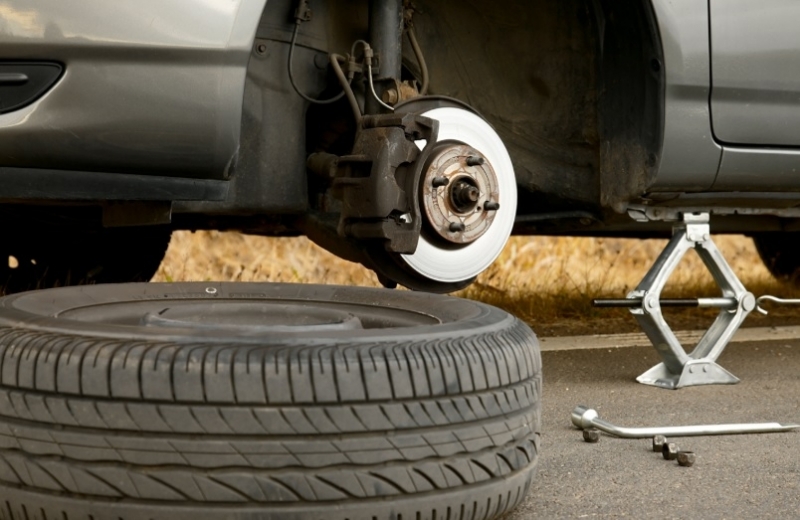 Неизвестен злосторник свалил и откраднал гумите на кола в Монтана