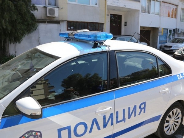 Психопат тормози цял блок в София