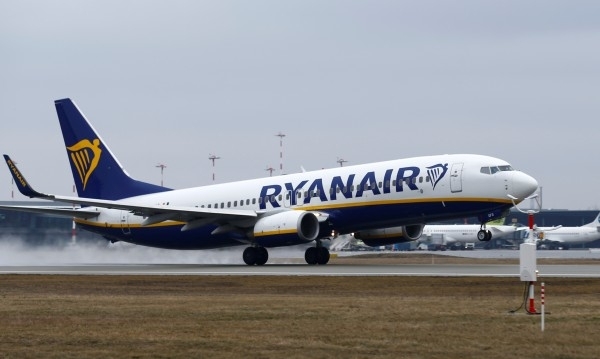 Членуващите от авиокомпания Ryanair в британския пилотски синдикат гласуваха снощи