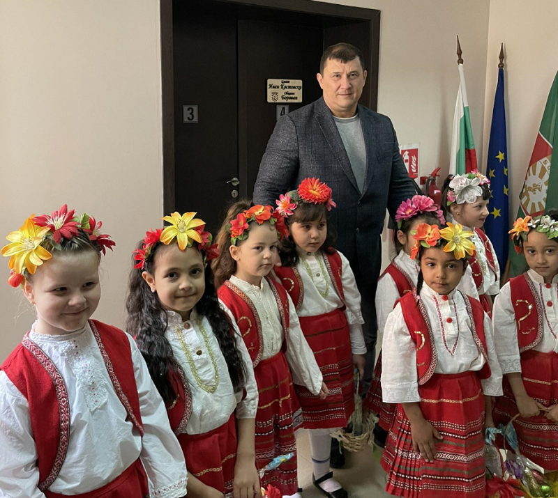 Днес в сградата на Община Борован оживяха красивите български традиции