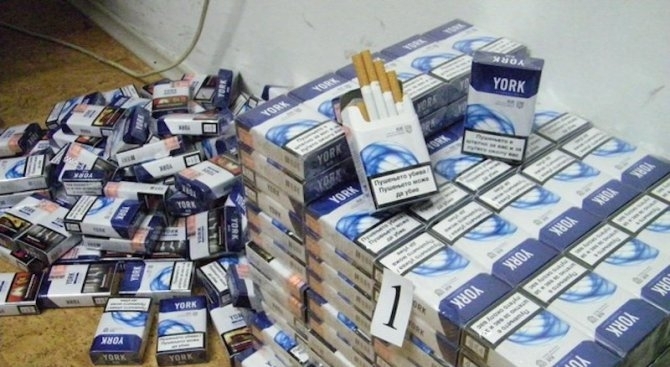 Полицията е открила и иззела кутии с контрабандни цигари във