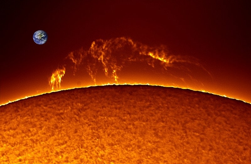 Уфолог откри огромно НЛО на повърхността на Слънцето