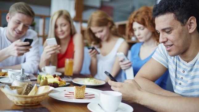 Около 26 от потребителите на Фейсбук в САЩ са отстранили мобилното