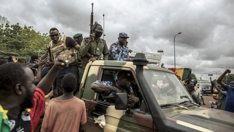 Най-малко десет военнослужещи от Нигер са били убити от ислямистки бойци