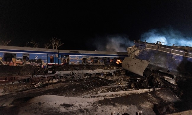 Двама български граждани са ранени вследствие на влаковата катастрофа в