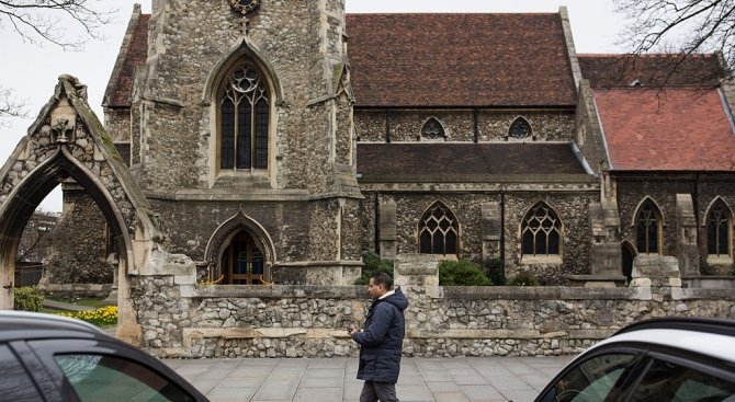 Свещеник почина по време на Рождественска литургия в Западна Франция