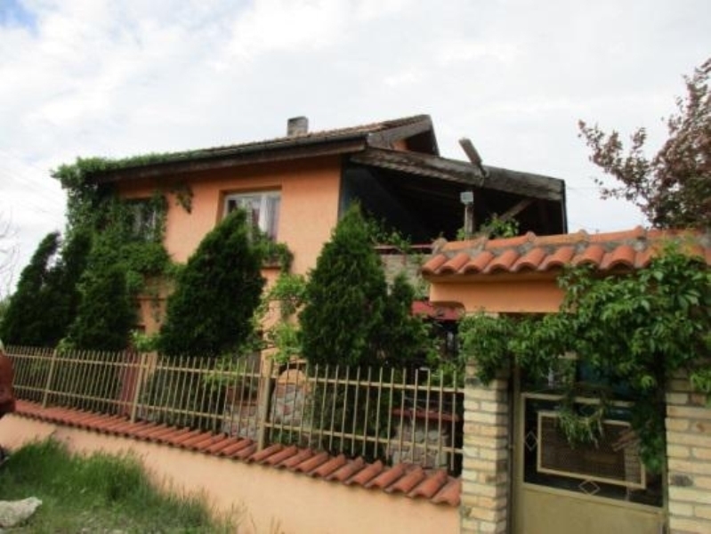 Частен съдебен изпълнител обяви на търг красива битова къща във