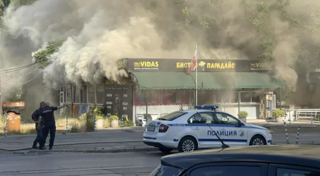 Пожар лумна в склада на заведение в Монтана съобщиха от