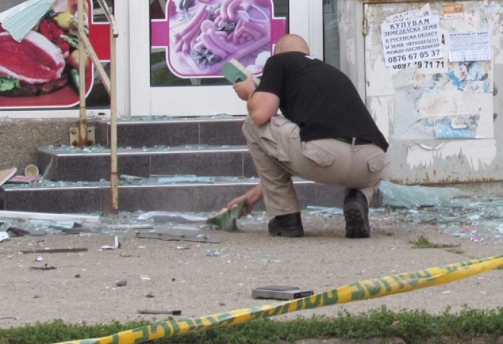 Малко преди 5 00 часа тази сутрин бе взривен поредният банкомат