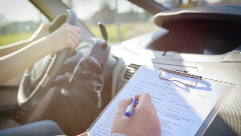 Дали да има така наречените бели автомобили по време на