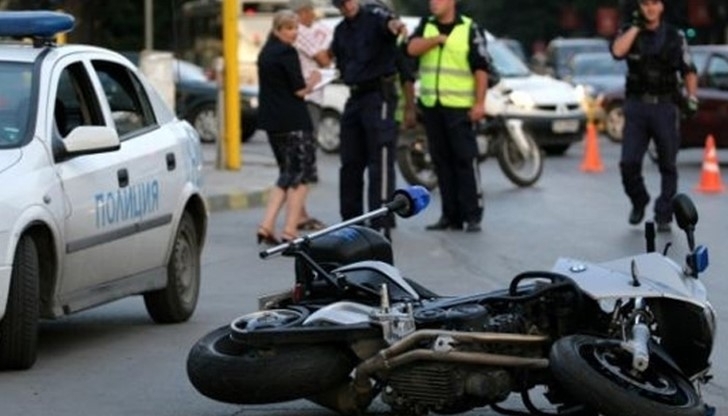 Мъж пострада сериозно при пътен инцидент с мотора си в