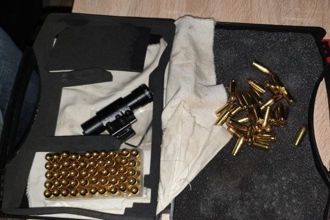 Удар на полицията! Иззеха дрога и незаконни боеприпаси от дома на врачанин