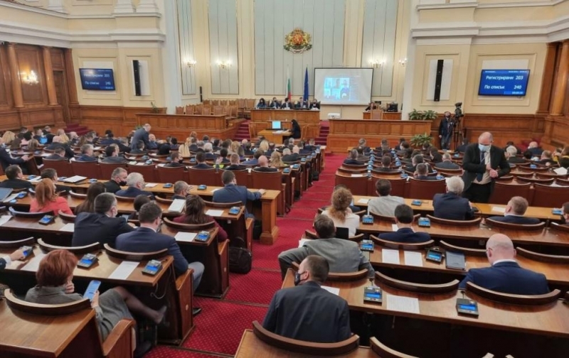 Депутатите обсъждат промени в Закона за чужденците