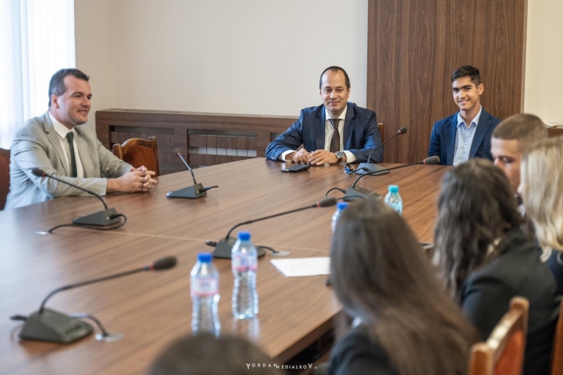 Ученикът от СУ Климент Охридски – Атанас Георгиев стана кмет