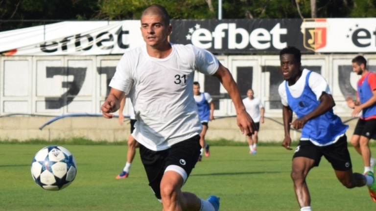 Симеон Райков има предложение да стане част от Ботев Враца