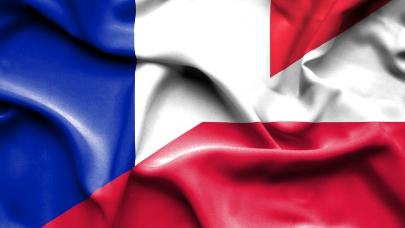 Президентът Еманюел Макрон заяви че Франция ще разположи три изтребителя