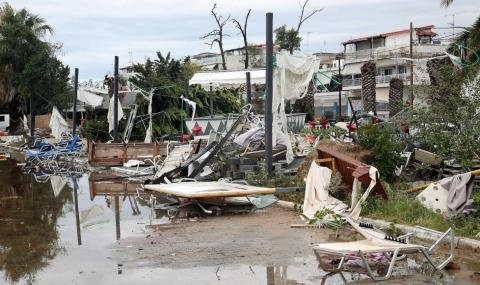 С прогнози за лошо време силни дъждове и бури започва