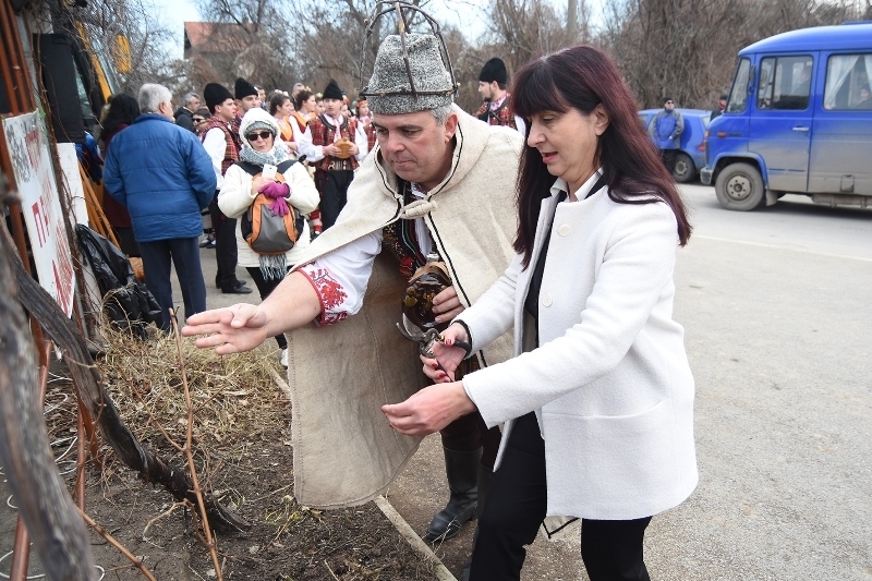 С конкурс за най добро вино и избор на Цар на