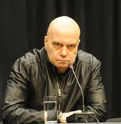 Полицията задържа мъж заплашил че ще заколи Слави Трифонов Обявил