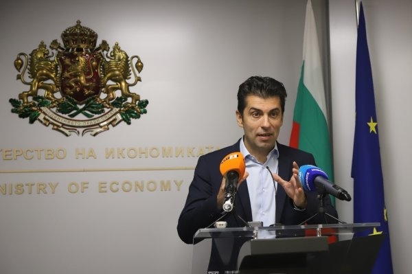 Приоритет №1 на Кирил Петков: Бърза смяна на Иван Гешев и Сотир Цацаров