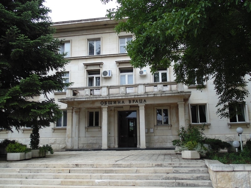 Заради доказания положителен резултат за COVID 19 на външен посетител в