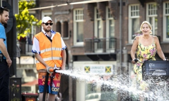 Лятото на 2023 г когато горски пожари опустошиха Средиземноморието асфалтът