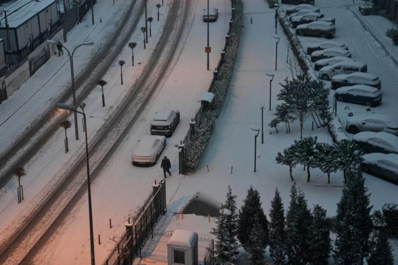 Над 100 полета от истанбулското летище Сабиха Гьокчен бяха отменени