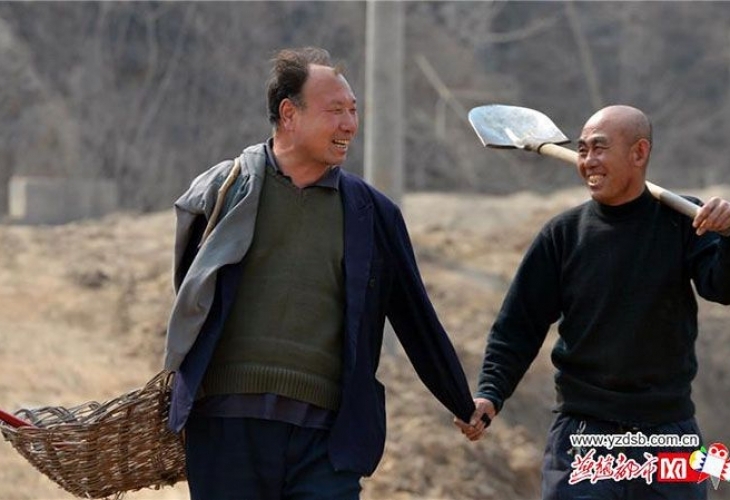 Незрящият Джя Хасия и неговият приятел Джя Уенки на който