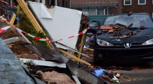 Дванадесет души бяха ранени един от които сериозно при преминаване