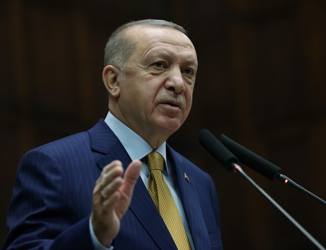 Турция удължи с два месеца забраната за уволнение на служители