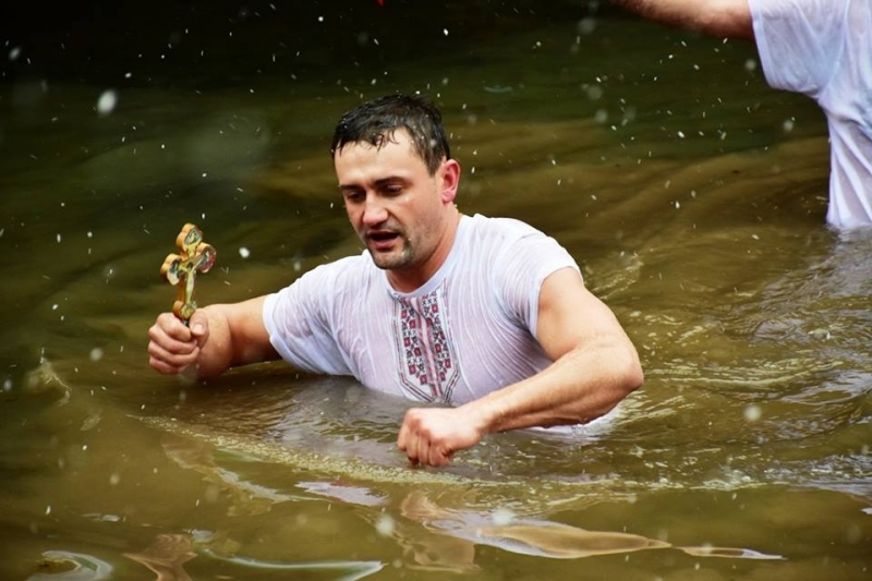 Врачанинът Тихомир Митов спаси кръста на големия християнски празник
