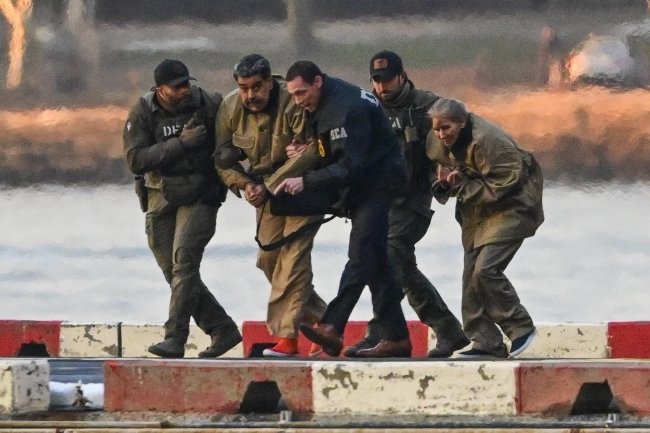 Задържаният от САЩ венецуелски президент Николас Мадуро не се призна