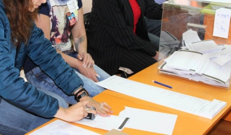 Зам кметица от Видинско бе набедена че нахлула в избирателна секция