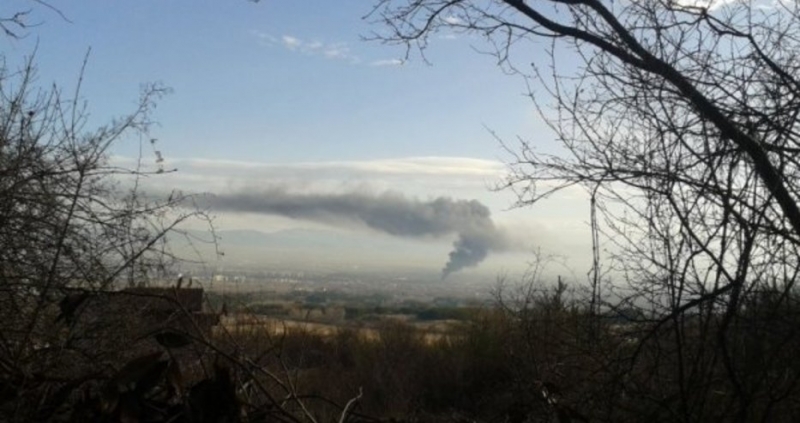 Голям пожар избухна тази сутрин в София Наши читатели изпратиха