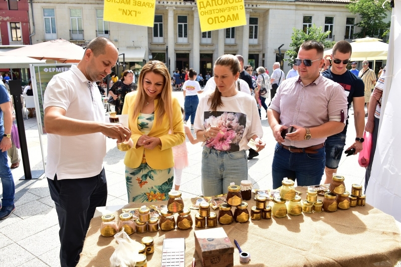 Български производители от цялата страна представят своето био производство в