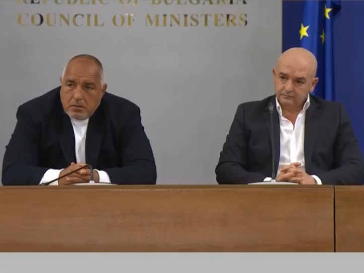 Бил затворен щаба Той вчера работи цял ден днес работи