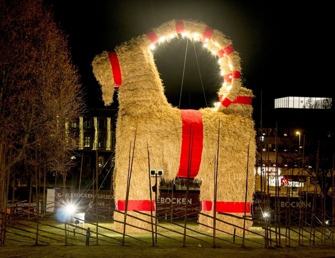 Знаете ли как по Коледа перуанците си осигуряват късмет Като