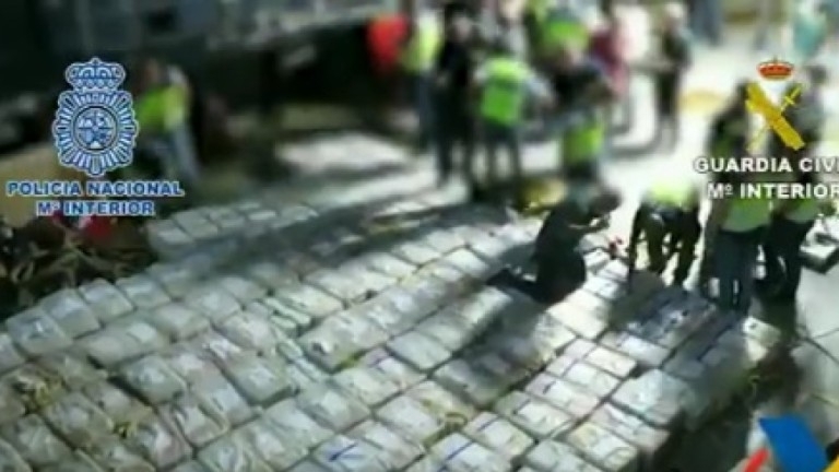 Полицията в Испания е задържала близо 4 т кокаин Това съобщиха