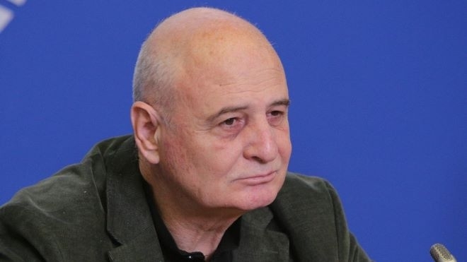 Проф. Николай Радулов: Дани Митов трябва да си ходи, защото не е за тая работа