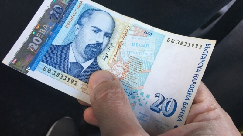 Пореден сигнал за измамници които се представят за глухи и