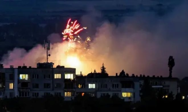 До гара Елин Пелин тази сутрин се чуват изолирани взривове