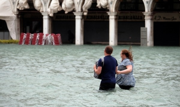 Лошото време в Италия е отнело живота на най малко девет