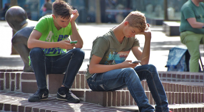 Юношите в света са изправени пред нарастващо неравенство по отношение