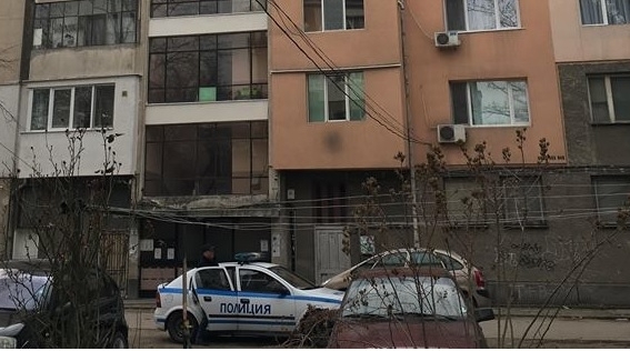 Жена е полетяла от блок в центъра на Пловдив съобщи