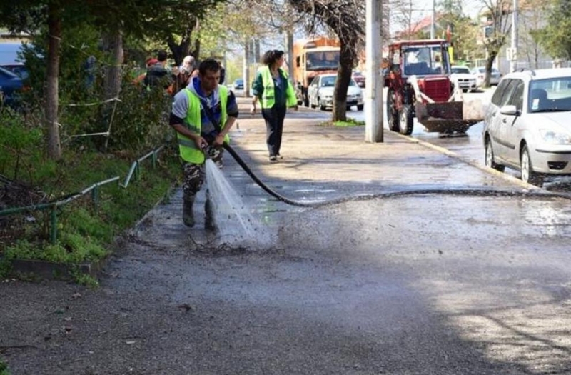 От началото на април екипи на Общинското предприятие БКС започнаха