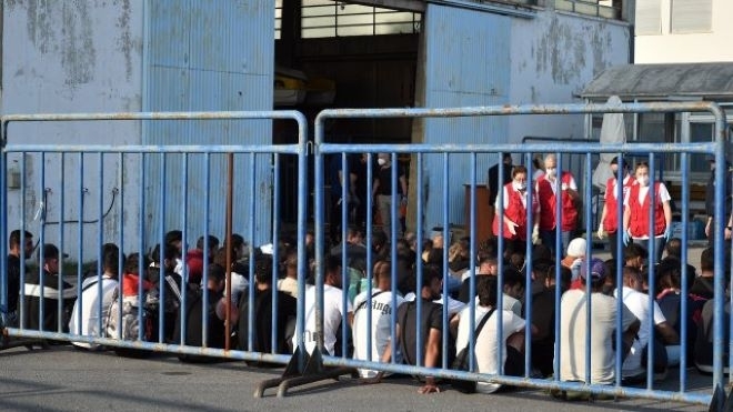 Ново засилване на мигрантския натиск отчитат гръцките власти Ежедневно към