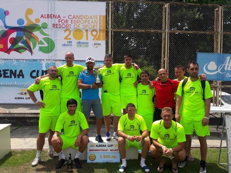Отборът на Вихър Николово се завърна с Купа бронзови медали
