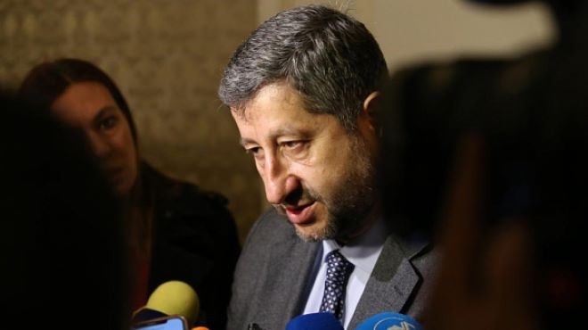 Христо Иванов: Партиите - великани изчезнаха от сцената, останаха средни по размер политически сили